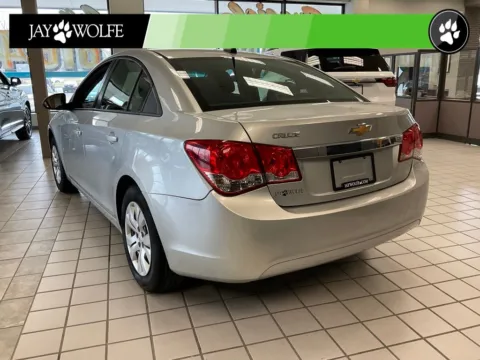 More photos of 2013 Chevrolet Cruze LS at Jay Wolfe Auto Outlet, MO
