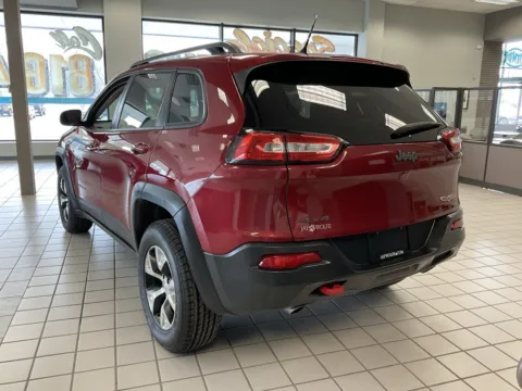More photos of 2014 Jeep Cherokee Trailhawk at Jay Wolfe Auto Outlet, MO