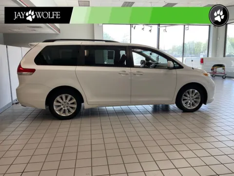 More photos of 2011 Toyota Sienna XLE at Jay Wolfe Auto Outlet, MO