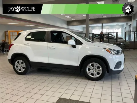 White 2018 Chevrolet Trax LS for sale in Kansas City, MO