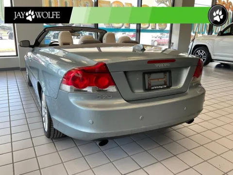 More photos of 2008 Volvo C70 T5 at Jay Wolfe Auto Outlet, MO