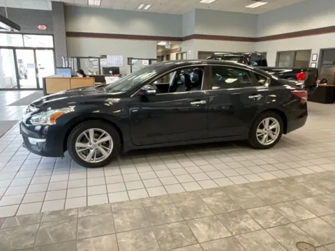 Another view of 2013 Nissan Altima 2.5 SL for sale in Kansas City, MO at Jay Wolfe Auto Outlet
