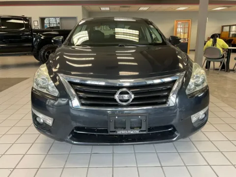 Photos of 2013 Nissan Altima 2.5 SL for sale in Kansas City, MO at Jay Wolfe Auto Outlet