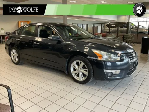Blue 2013 Nissan Altima 2.5 SL for sale in Kansas City, MO