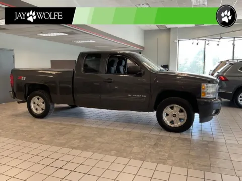 Gray 2010 Chevrolet Silverado 1500 LT for sale in Kansas City, MO
