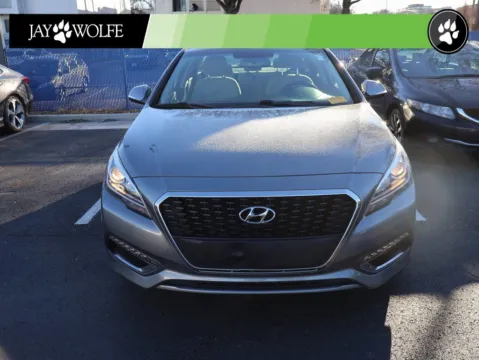 Photos of 2017 Hyundai Sonata Hybrid SE for sale in Kansas City, MO at Jay Wolfe Auto Outlet