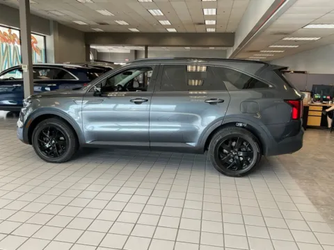 More photos of 2021 Kia Sorento S at Jay Wolfe Auto Outlet, MO