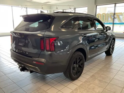 More photos of 2021 Kia Sorento S at Jay Wolfe Auto Outlet, MO
