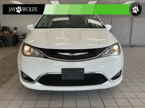 Photos of 2020 Chrysler Pacifica Touring for sale in Kansas City, MO at Jay Wolfe Auto Outlet