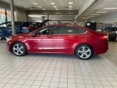 More photos of 2015 Ford Fusion SE at Jay Wolfe Auto Outlet, MO