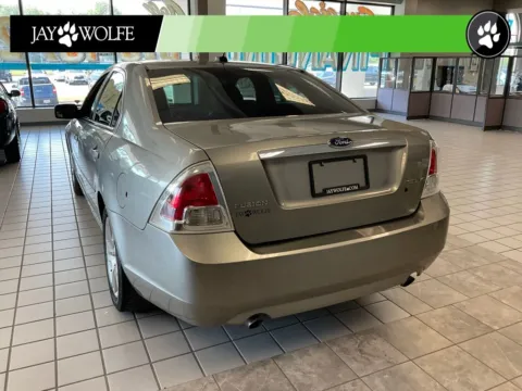 More photos of 2009 Ford Fusion SEL at Jay Wolfe Auto Outlet, MO