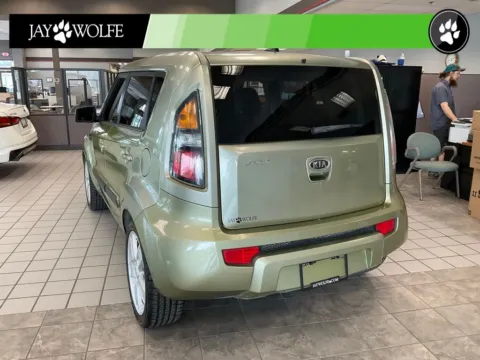 More photos of 2011 Kia Soul Exclaim at Jay Wolfe Auto Outlet, MO