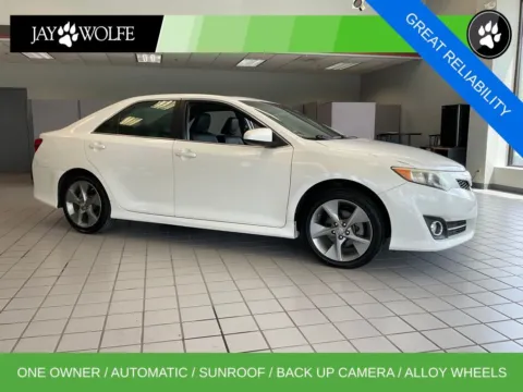 White 2014 Toyota Camry SE Sport for sale in Kansas City, MO