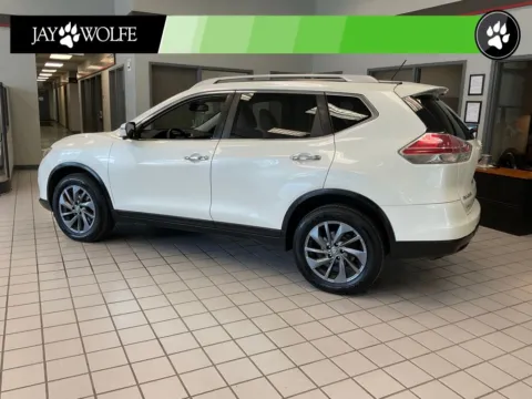 More photos of 2016 Nissan Rogue SL at Jay Wolfe Auto Outlet, MO