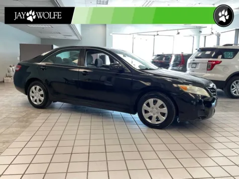 Black 2011 Toyota Camry LE for sale in Kansas City, MO
