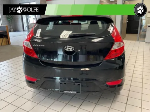 More photos of 2013 Hyundai Accent SE at Jay Wolfe Auto Outlet, MO