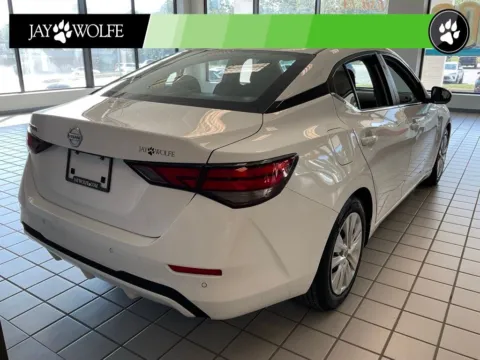 More photos of 2022 Nissan Sentra S at Jay Wolfe Auto Outlet, MO