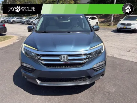 Photos of 2016 Honda Pilot Touring for sale in Kansas City, MO at Jay Wolfe Auto Outlet
