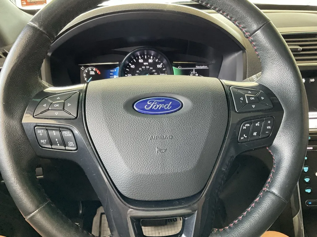 2017 Ford Explorer Sport photo 4