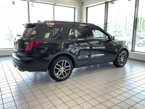 More photos of 2017 Ford Explorer Sport at Jay Wolfe Auto Outlet, MO