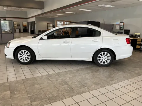 More photos of 2011 Mitsubishi Galant ES at Jay Wolfe Auto Outlet, MO