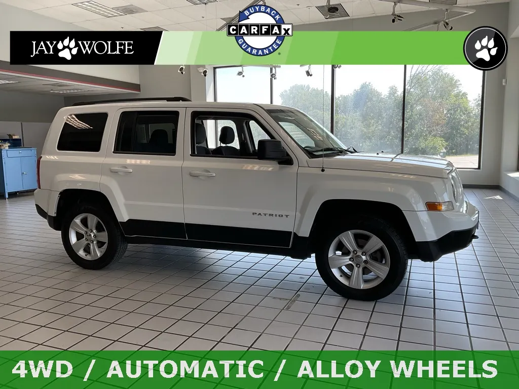 White 2012 Jeep Patriot Latitude for sale in Kansas City, MO