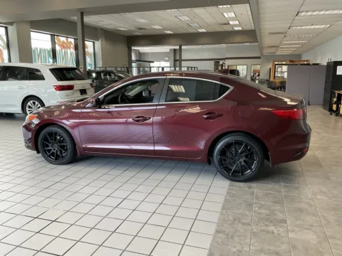 More photos of 2013 Acura ILX 2.0L at Jay Wolfe Auto Outlet, MO