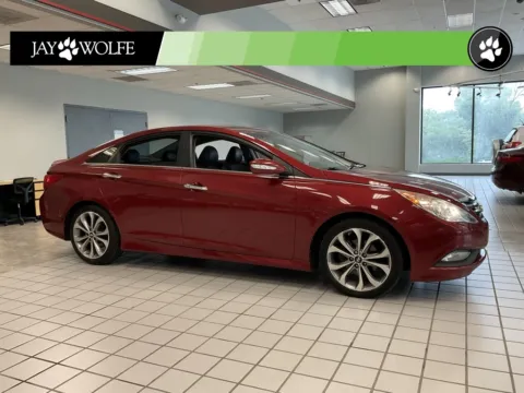 Red 2014 Hyundai Sonata SE for sale in Kansas City, MO
