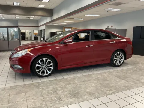 Another view of 2014 Hyundai Sonata SE for sale in Kansas City, MO at Jay Wolfe Auto Outlet