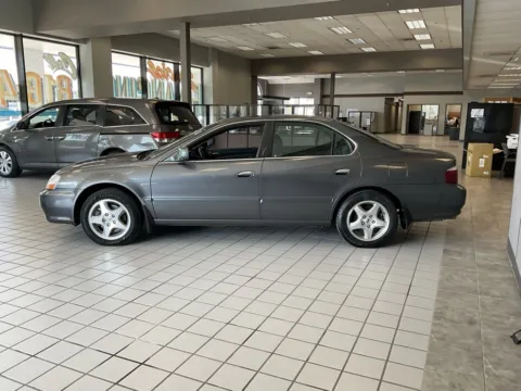 More photos of 2003 Acura TL 3.2 at Jay Wolfe Auto Outlet, MO