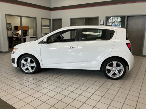 More photos of 2015 Chevrolet Sonic LTZ at Jay Wolfe Auto Outlet, MO