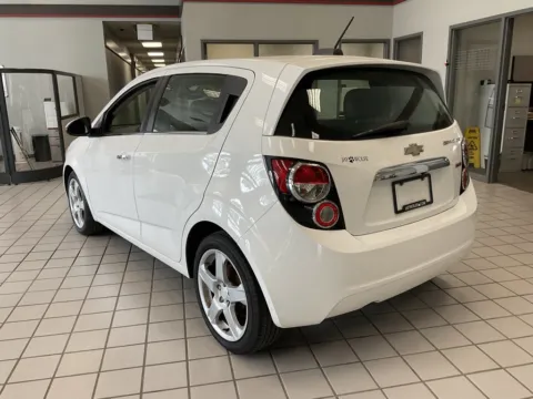 More photos of 2015 Chevrolet Sonic LTZ at Jay Wolfe Auto Outlet, MO