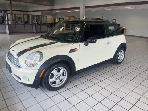 Photos of 2009 MINI Cooper for sale in Kansas City, MO at Jay Wolfe Auto Outlet