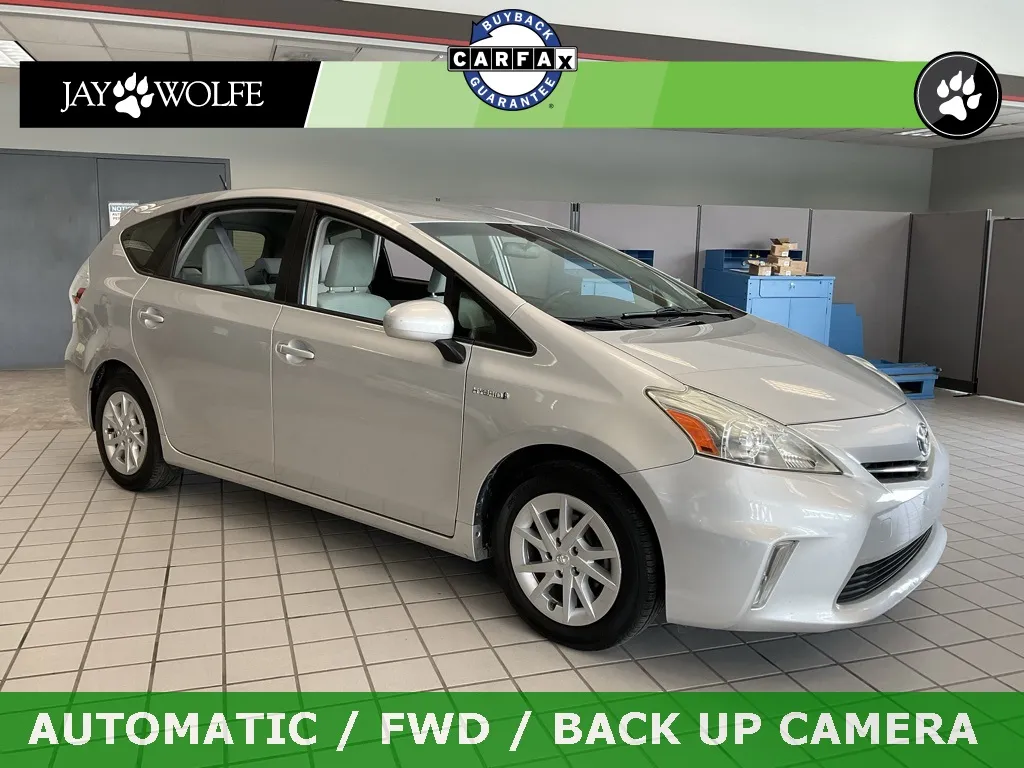 Silver 2013 Toyota Prius v Two for sale in Kansas City, MO