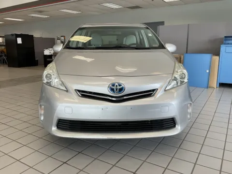 Photos of 2013 Toyota Prius v Two for sale in Kansas City, MO at Jay Wolfe Auto Outlet