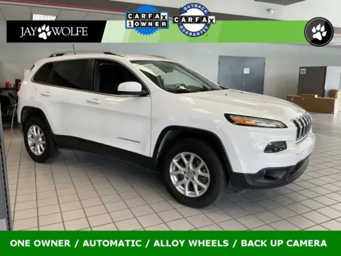 White 2017 Jeep Cherokee Latitude for sale in Kansas City, MO