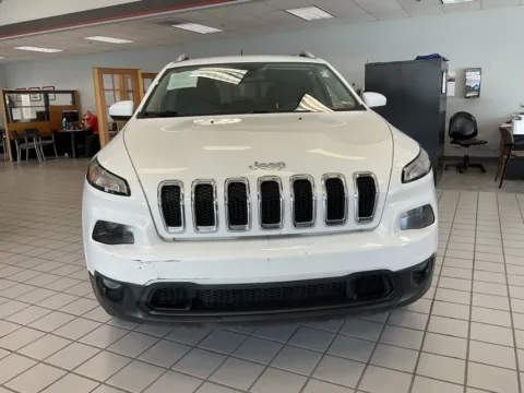 Photos of 2017 Jeep Cherokee Latitude for sale in Kansas City, MO at Jay Wolfe Auto Outlet