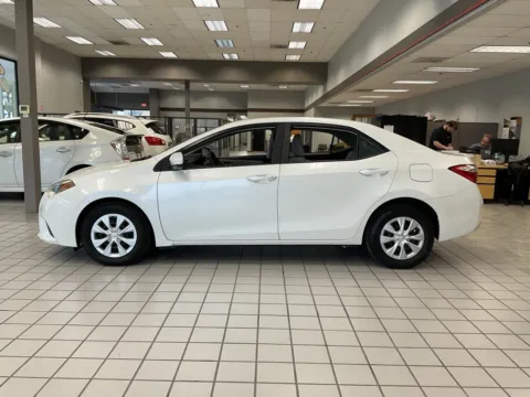 More photos of 2014 Toyota Corolla LE at Jay Wolfe Auto Outlet, MO