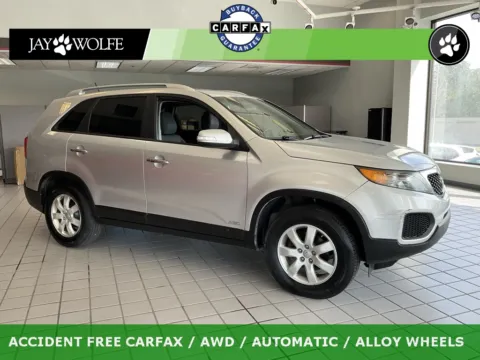 Silver 2013 Kia Sorento LX for sale in Kansas City, MO