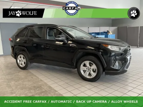 Black 2020 Toyota RAV4 XLE for sale in Kansas City, MO