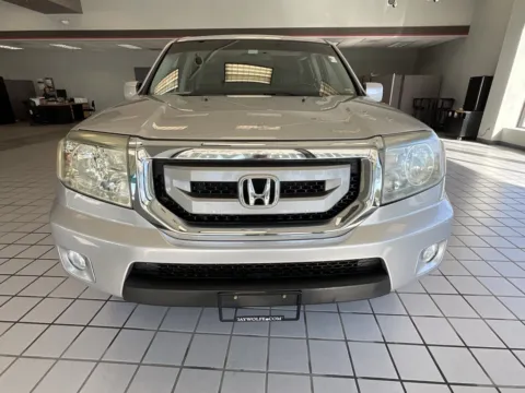 Photos of 2011 Honda Pilot EX-L for sale in Kansas City, MO at Jay Wolfe Auto Outlet