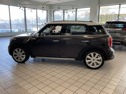 More photos of 2015 MINI Cooper S Countryman at Jay Wolfe Auto Outlet, MO