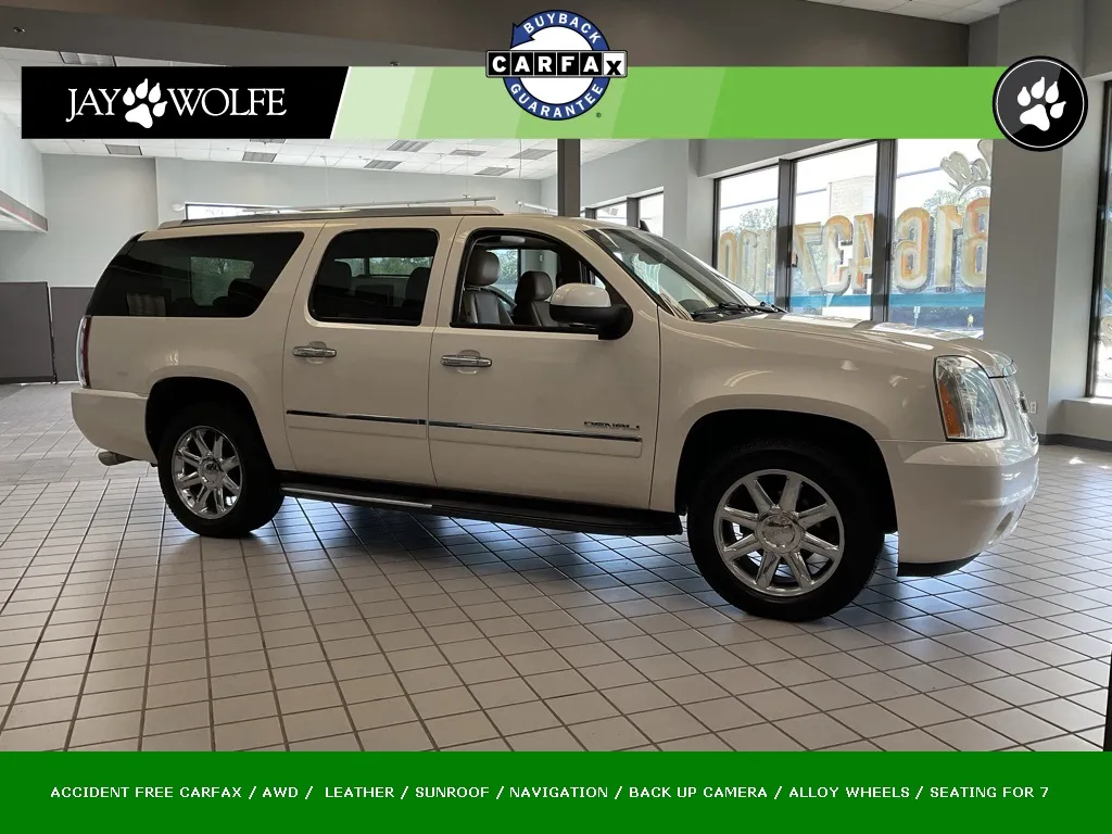White 2013 GMC Yukon XL Denali for sale in Kansas City, MO