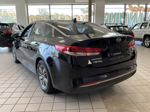 More photos of 2016 Kia Optima LX at Jay Wolfe Auto Outlet, MO