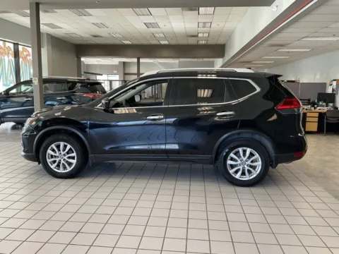 More photos of 2017 Nissan Rogue SV at Jay Wolfe Auto Outlet, MO