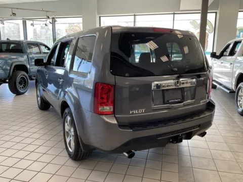 More photos of 2015 Honda Pilot EX-L at Jay Wolfe Auto Outlet, MO