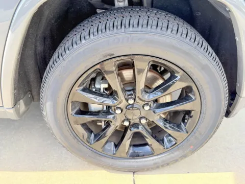 More photos of 2022 Jeep Grand Cherokee WK Laredo X at Champion Chrysler Dodge Jeep Ram, MS