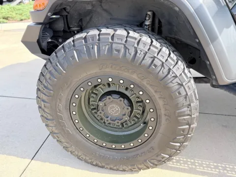 More photos of 2020 Jeep Gladiator Sport S at Champion Chrysler Dodge Jeep Ram, MS