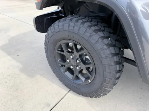 More photos of 2025 Jeep Gladiator High Tide at Champion Chrysler Dodge Jeep Ram, MS