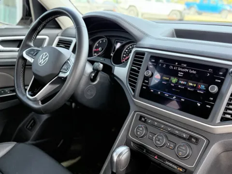 More photos of 2021 Volkswagen Atlas 2.0T SE w/Technology at Champion Chrysler Dodge Jeep Ram, MS